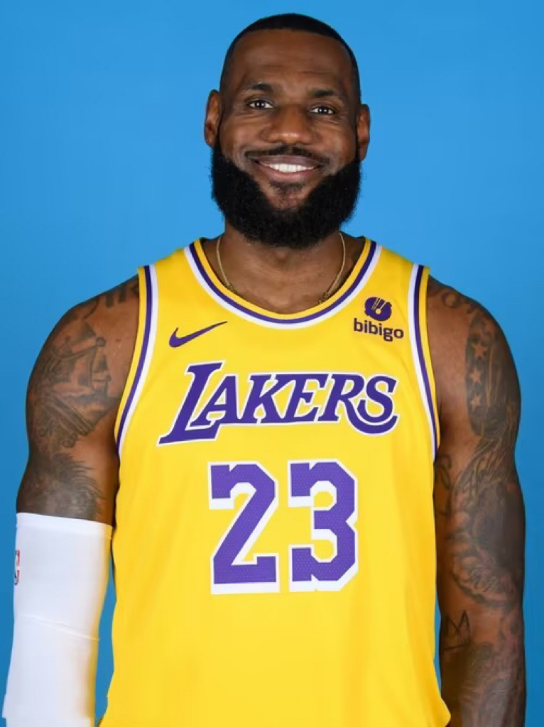 关于加拿大队不断突破！，詹姆斯连续二十场比赛得分超过出色防守引发球迷热议的信息九游体育